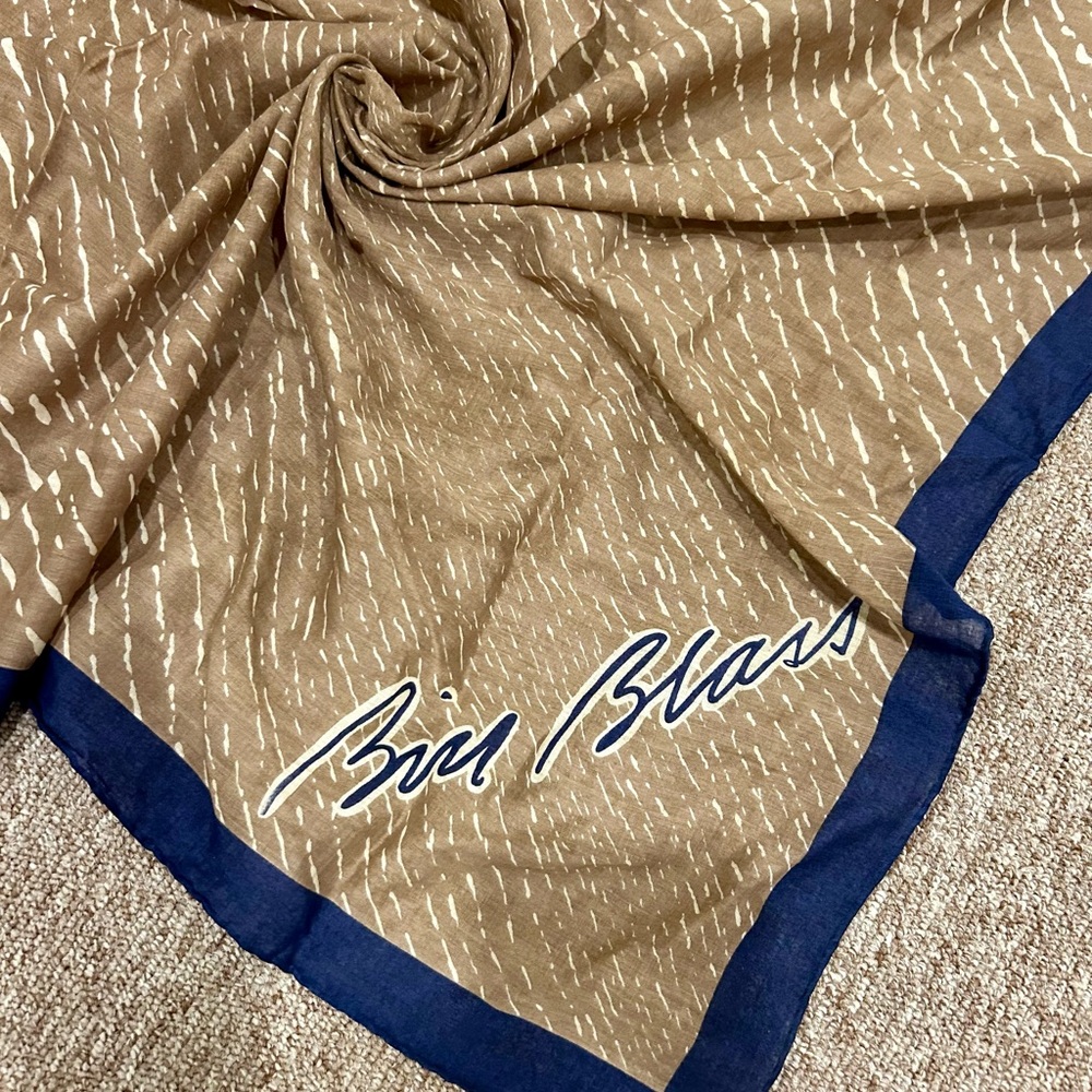 Bill Blass vintage silk/wool scarf 26x26”
